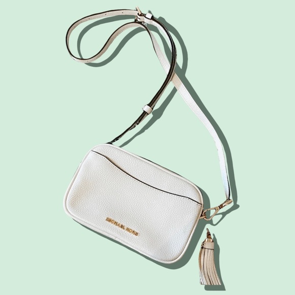 Michael Kors Handbags - 🤍 MK CROSSBODY BELT BAG